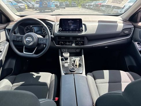 Used 2023 Nissan Rogue S AWD/4WD image 10