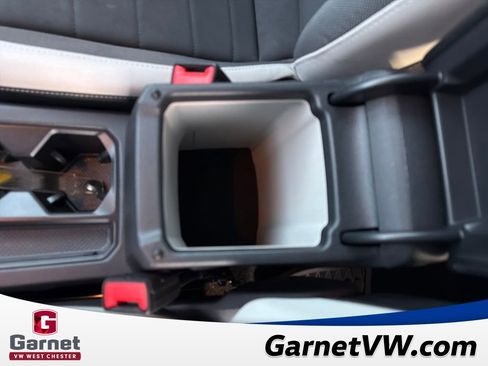 Certified 2025 Volkswagen Taos SE image 36