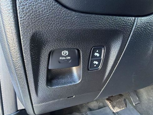 Used 2022 RAM 1500 Limited image 28