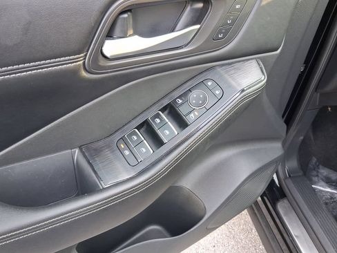 Certified 2022 Nissan Rogue SL w/ SL Premium Package AWD/4WD image 17