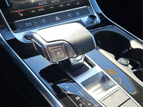 Certified 2025 Audi Q8 Premium AWD/4WD image 30