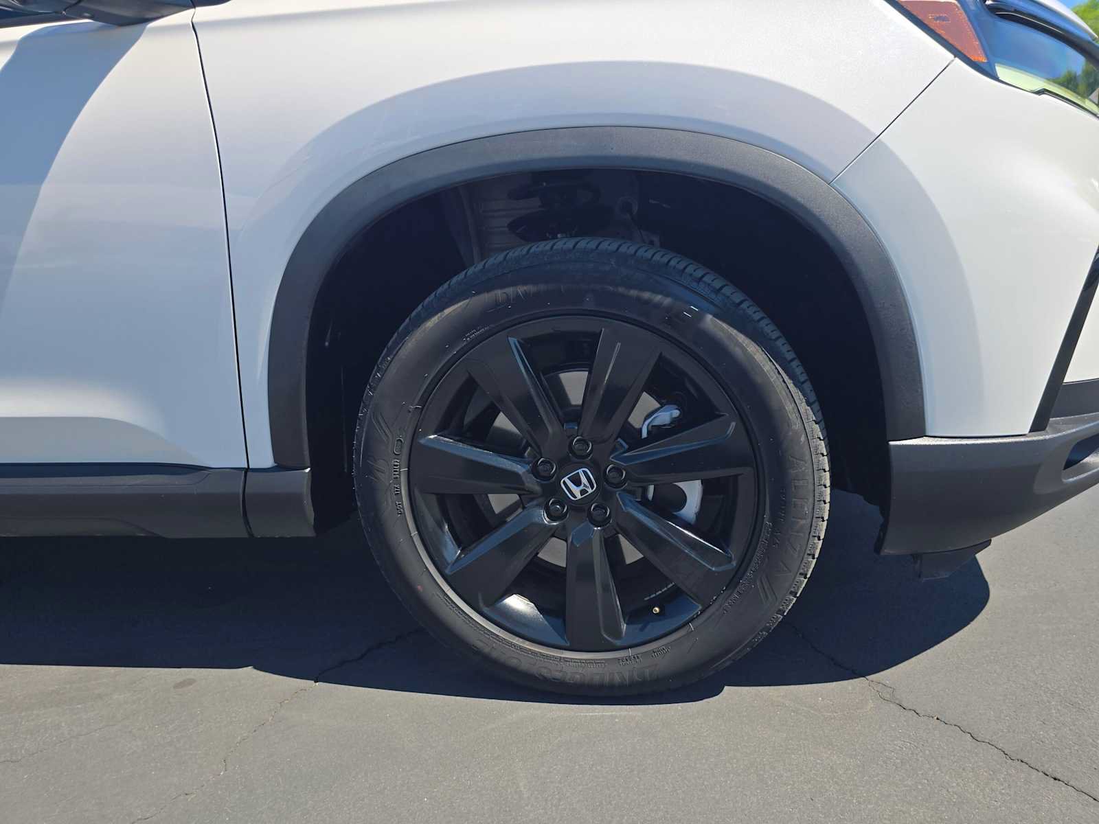 Used 2025 Honda Pilot Black Edition image 9