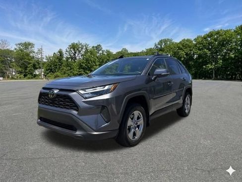 Used 2023 Toyota RAV4 XLE AWD/4WD image 4