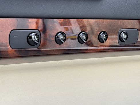 Used 2012 Rolls-Royce Ghost image 16