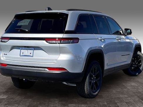 New 2026 Jeep Grand Cherokee Altitude AWD/4WD image 15
