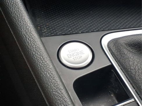 Used 2024 Volkswagen Jetta SE image 11