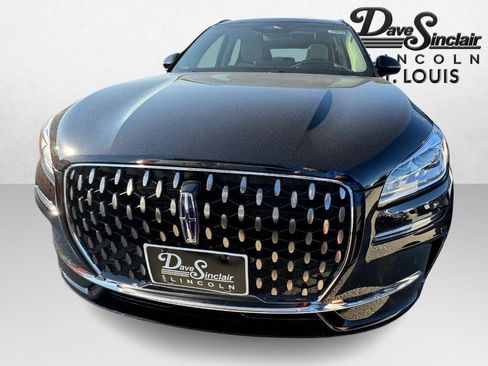 Used 2025 Lincoln Corsair Grand Touring w/ Equipment Group 302A AWD/4WD image 2