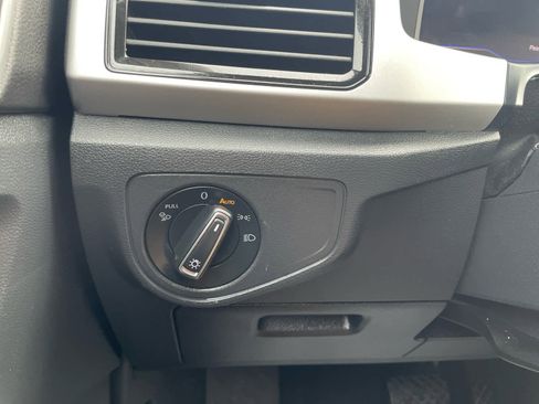 Used 2022 Volkswagen Atlas SE image 31