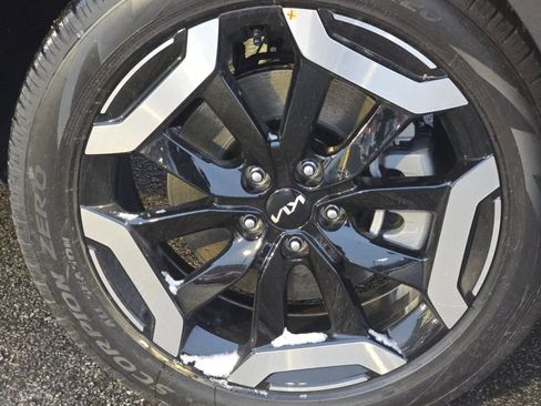 New 2025 Kia Telluride S image 10