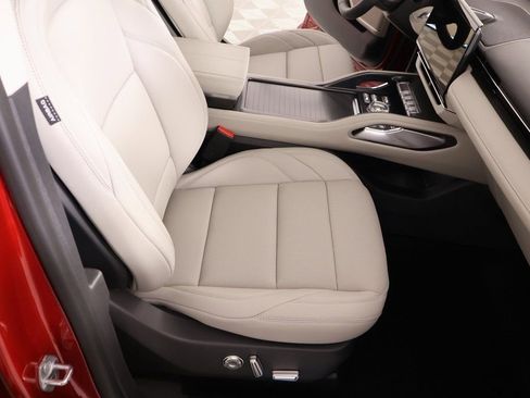 New 2026 Lincoln Nautilus Premier AWD/4WD image 13