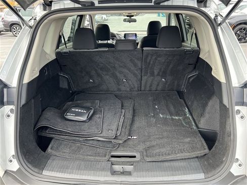 Used 2021 Nissan Rogue SV image 18