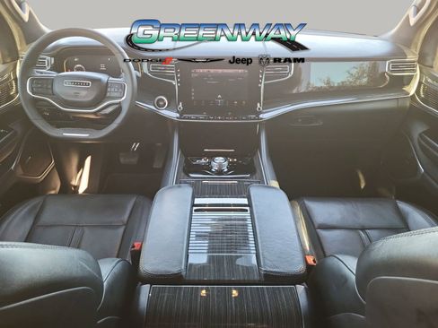 Used 2022 Jeep Wagoneer Series III w/ Flexible Seating Group image 12