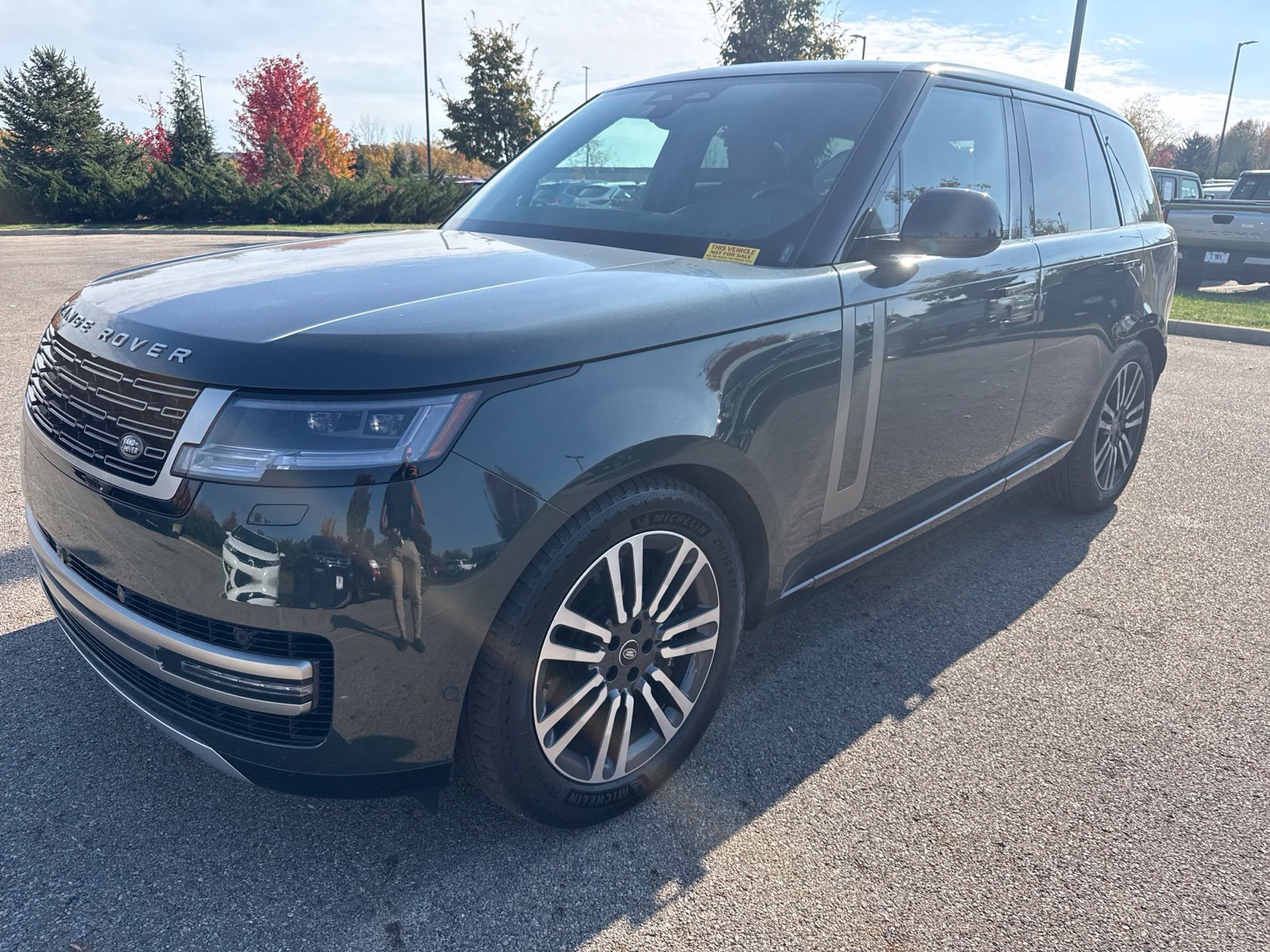 Used 2024 Land Rover Range Rover SE AWD/4WD image 1