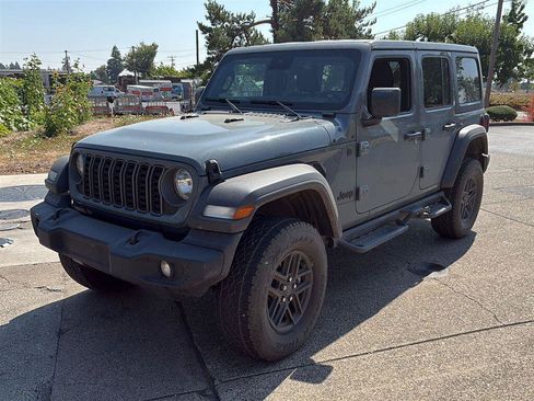 Used 2025 Jeep Wrangler Unlimited Sport AWD/4WD image 2
