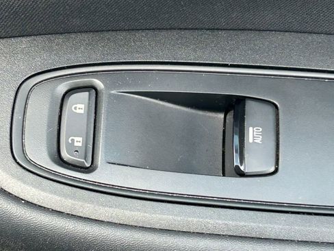 Used 2020 Subaru Outback Premium image 38