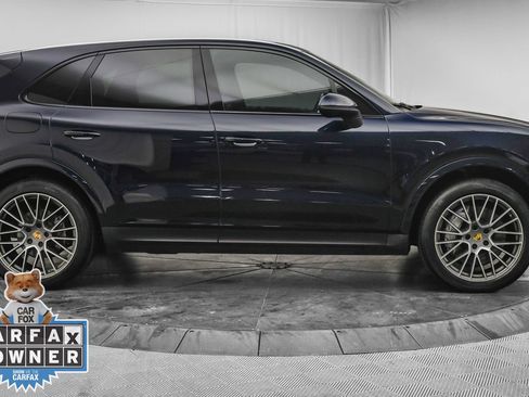 Used 2023 Porsche Cayenne Platinum Edition image 10