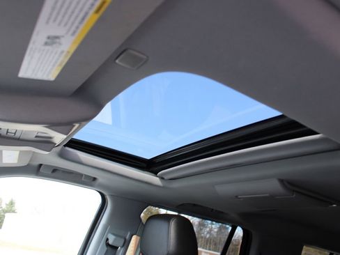 Used 2020 Cadillac Escalade Premium Luxury image 19