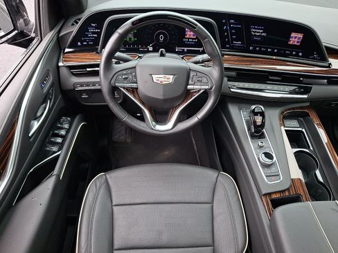 Certified 2023 Cadillac Escalade Premium Luxury AWD/4WD image 22