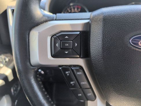 Used 2017 Ford F150 Lariat image 10