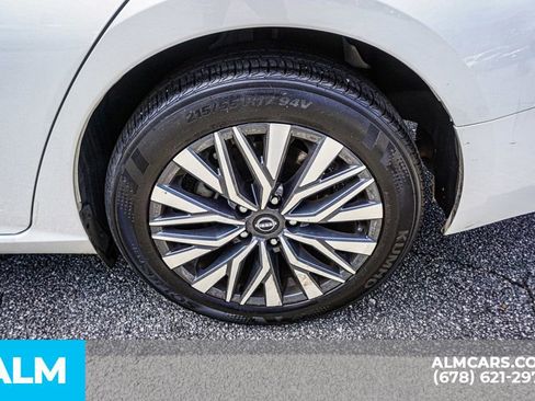 Used 2025 Nissan Altima 2.5 SV image 17