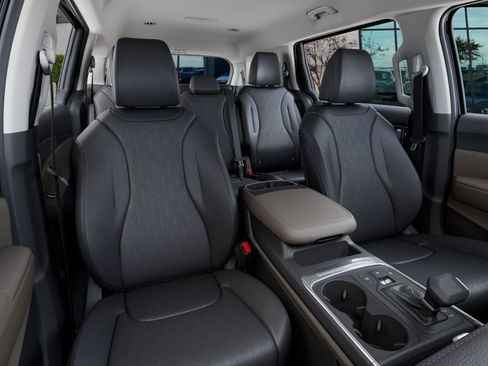 New 2026 Kia Carnival LXS image 15