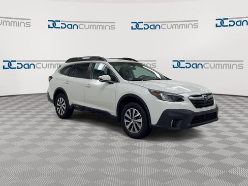 Used 2020 Subaru Outback Premium AWD/4WD image 2