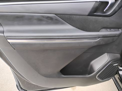 Used 2025 Buick Enclave Sport Touring image 15