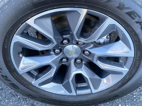 Used 2021 Chevrolet Tahoe LT w/ LT Signature Package image 27