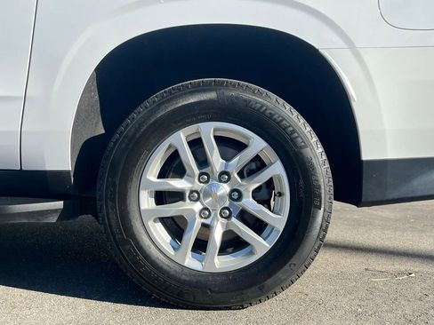 Used 2024 Chevrolet Suburban LS image 12
