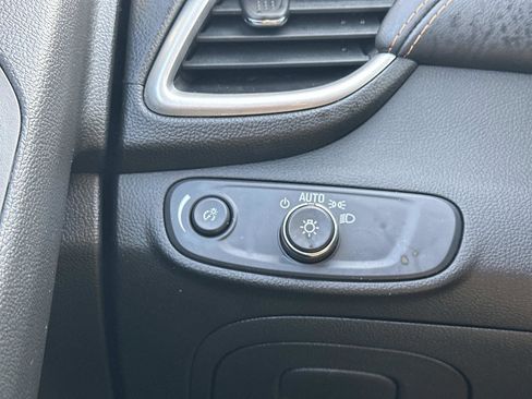 Certified 2022 Chevrolet Trax LS w/ Tint and Cruise Package image 27