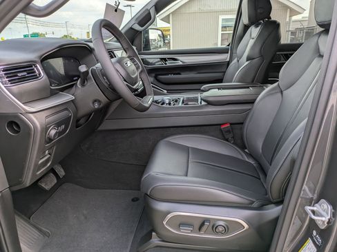 New 2026 Jeep Grand Wagoneer Limited AWD/4WD image 10