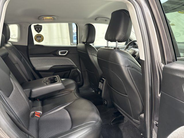 Used 2022 Jeep Compass Latitude AWD/4WD image 26