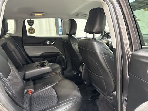 Used 2022 Jeep Compass Latitude AWD/4WD image 26