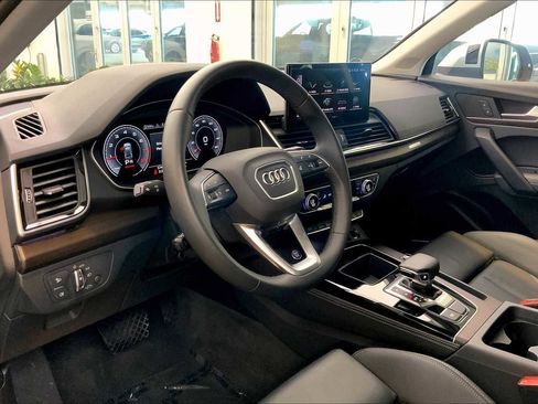 Certified 2025 Audi Q5 2.0T Premium Plus w/ Premium Plus Package image 16