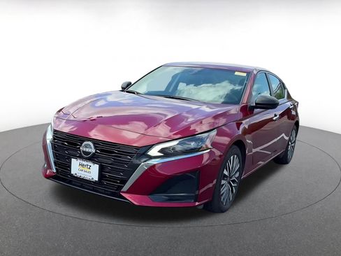 Used 2025 Nissan Altima 2.5 SV image 6