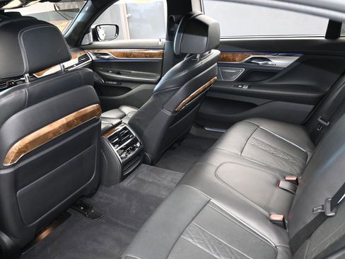 Used 2016 BMW 750i xDrive image 43