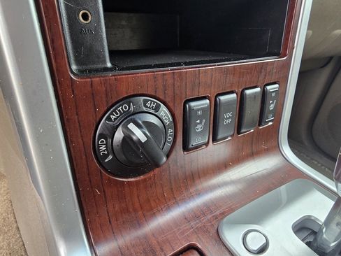 Used 2010 Nissan Pathfinder LE image 21