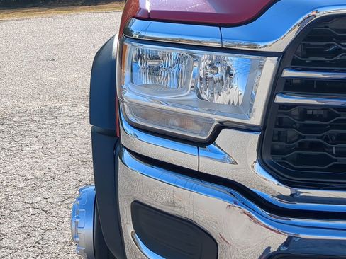 Used 2021 RAM 5500 Tradesman w/ Chrome Appearance Group image 8