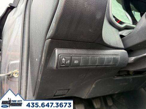 Used 2022 Toyota Corolla SE w/ Blackout Package (TMS) FWD image 16