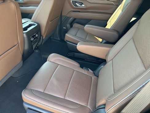 Used 2022 Chevrolet Tahoe High Country image 12