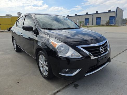 Used 2015 Nissan Versa w/ SL Tech Package FWD image 34
