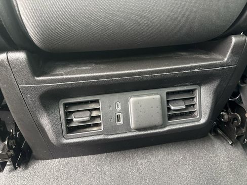 Used 2024 Chevrolet Silverado 1500 LT image 26