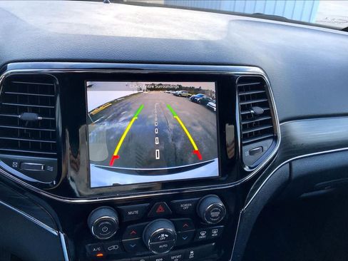 Used 2019 Jeep Grand Cherokee Limited AWD/4WD image 29