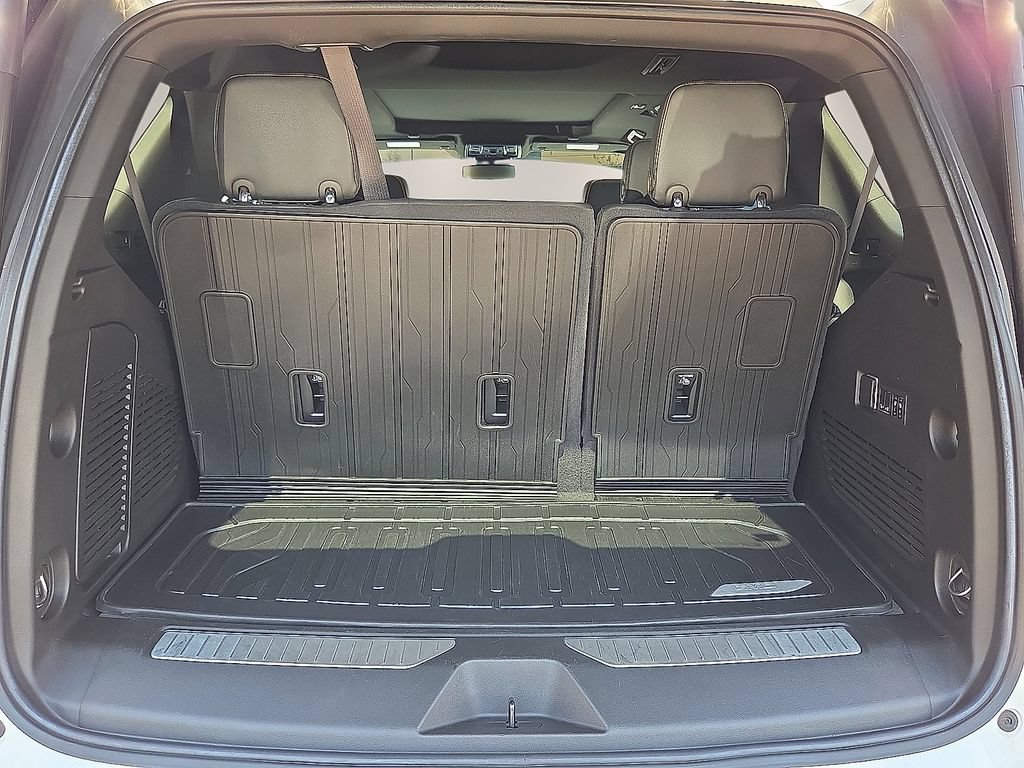 Used 2024 GMC Yukon AT4 w/ Technology Package AWD/4WD image 9