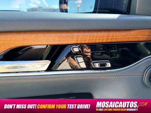 Used 2022 Jeep Grand Wagoneer Series II AWD/4WD image 27