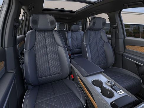 New 2026 Cadillac Vistiq Premium Luxury image 16