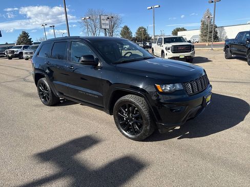 Used 2020 Jeep Grand Cherokee Altitude image 7