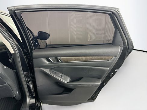 Used 2021 Honda Accord Touring image 31