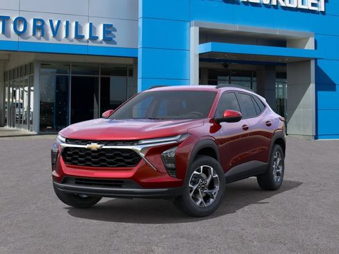 New 2026 Chevrolet Trax LT w/ Driver Confidence Package FWD image 6