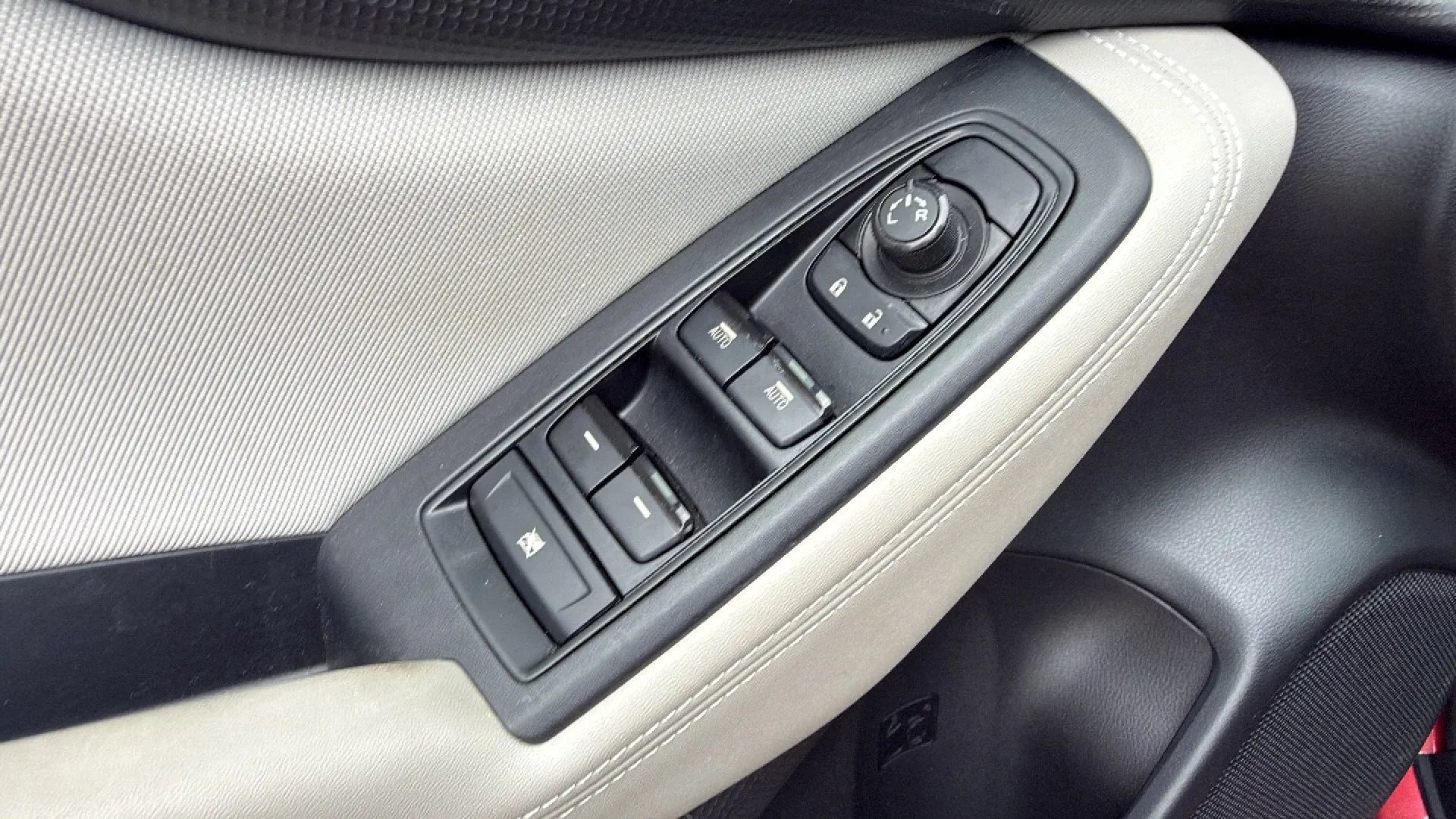 Used 2023 Subaru Forester Premium AWD/4WD image 29